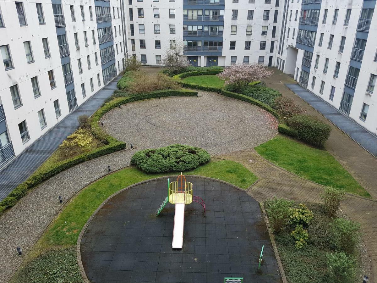 Glasgow'S Modern & Stylish 3 Bedroom Aparment Exterior photo